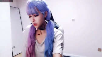 cute_dami elegant slut caresses shaved cunt