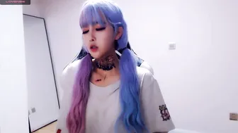 cute_dami elegant slut caresses shaved cunt
