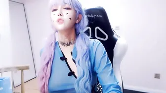 cute_dami charming babe masturbates with sex toy