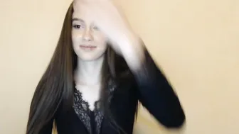 snowww_white cute chick jerking her pussy with a phallus