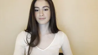 snowww_white asshole queen caresses intimate places