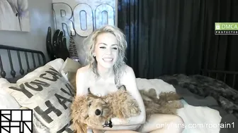 roorain beautiful babe dancing in underwear