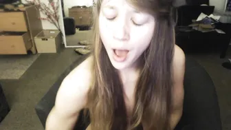 MissAlice_94 wonderful redhead sexy poses for the camera