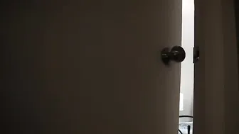 Lady Fyre teen bitch fucks pussy with phallus