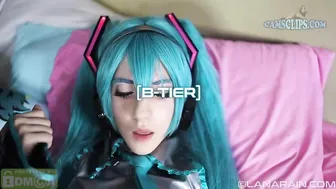 Lana Rain impressive babe relieves stress with sex toy