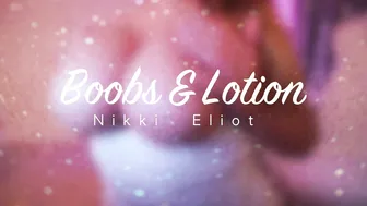 Nikki Eliot spicy chick gently pulls pussy