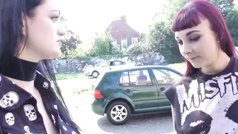 Alissa Noir beauty fucks herself in front of the webcam