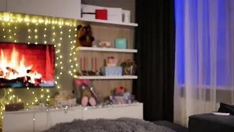 karinka1sex hot beast sticks fingers in wet holes