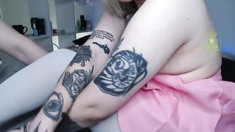 AnnaCrimsFuck sexy schoolgirl posing in a mini skirt