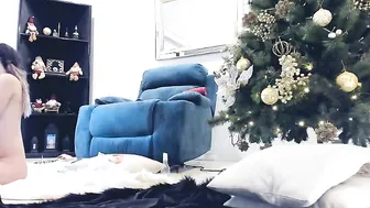 mariewana busty babe twirls big ass