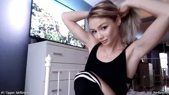 yveline babe jerking off her cunt