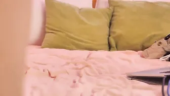 kateelife sexy ladies teasing shaved pussies