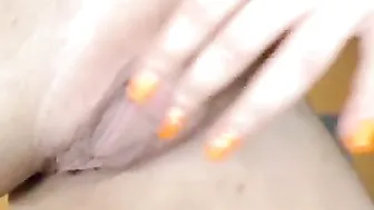 miss_777 sticks a toy in the ass