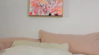 kateelife attractive bitch fucks her cap