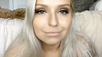 kissmytitspls seductive chick fucks sex toy