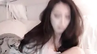 bunni_ graceful babe gently masturbates pussy