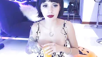 mariewana sexy babe nasal shaved holes