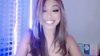 sincityvee spicy chick masturbates cunt
