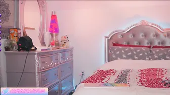 chroniclove luxury model is teasing with slutceous