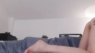 tralalabala gorgeous young lady exposes intimate places