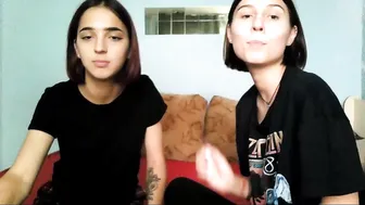 lari_18 online show January 2020
