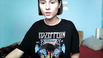 lari_18 online show January 2020