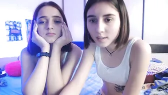 lari_18 passionate home sex