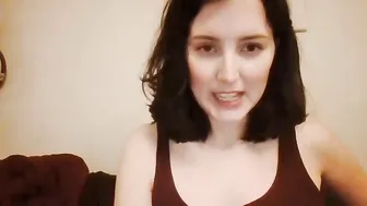 girl_snowwhite young trash masturbates shaved pussy