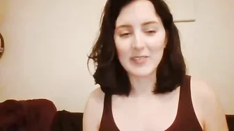 girl_snowwhite young trash masturbates shaved pussy