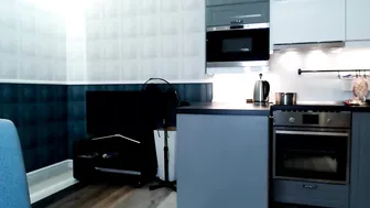 litlle_flowers with dildo relaxes her shaved vagina