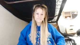 strawberry141 pretty lady gently masturbates cunt