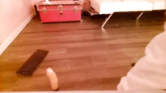 prncessbubblegum fucks herself in pink dildo