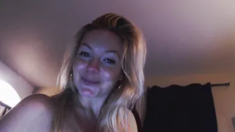 MissBehavin26 ManyVids Fun with juicy pussy