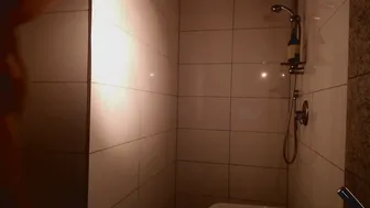 MissAlice_94 ManyVids Voyeur ASMR style Bathroom Routine