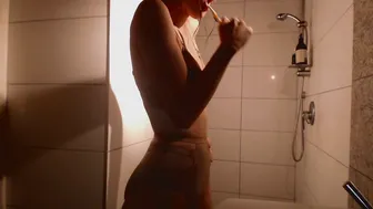 MissAlice_94 ManyVids Voyeur ASMR style Bathroom Routine