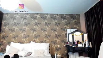 goldylocks13 sexy lady jerks off pussy with vibrator