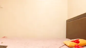 charming_girls Slut caresses his cap
