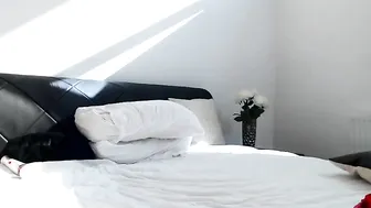 kissofacobra Naughty kurva masturbates pussy
