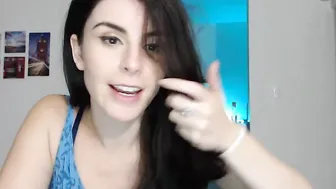 kickaz slut fucks pussy and cums