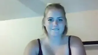 innocentkitten18 Big boobed babe dancing striptease