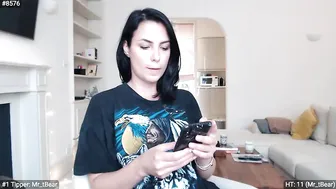misskreazy luxury chick masturbating with sex toys