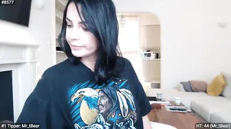 misskreazy luxury chick masturbating with sex toys