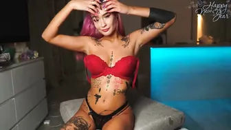 dopebarbie sexy slut exhausting the cap with masturbation