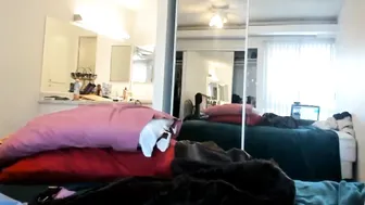 dakota_lynn tender kitty indulges in sex toys