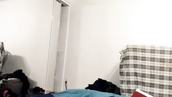 dakota_lynn cute slut fucks vaginal opening