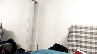dakota_lynn cute slut fucks vaginal opening