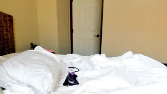 dakota_lynn skinny in stockings pulls pussy