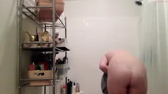 michealxx4273 nude chick posing on the couch