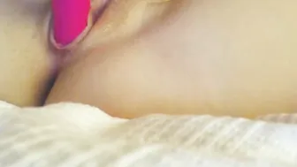bellamirellaa cute babe in stockings massages vagina with hand