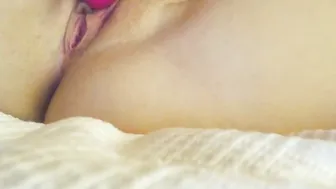 bellamirellaa cute babe in stockings massages vagina with hand